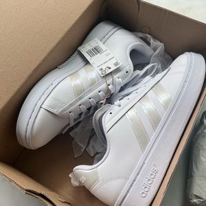 Adidas Grand Court Alpha women’s shoes size 9 - white